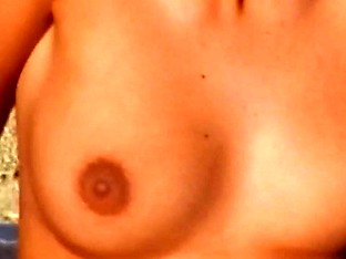 Last one 4 free : zOOm topless beautiful tits.